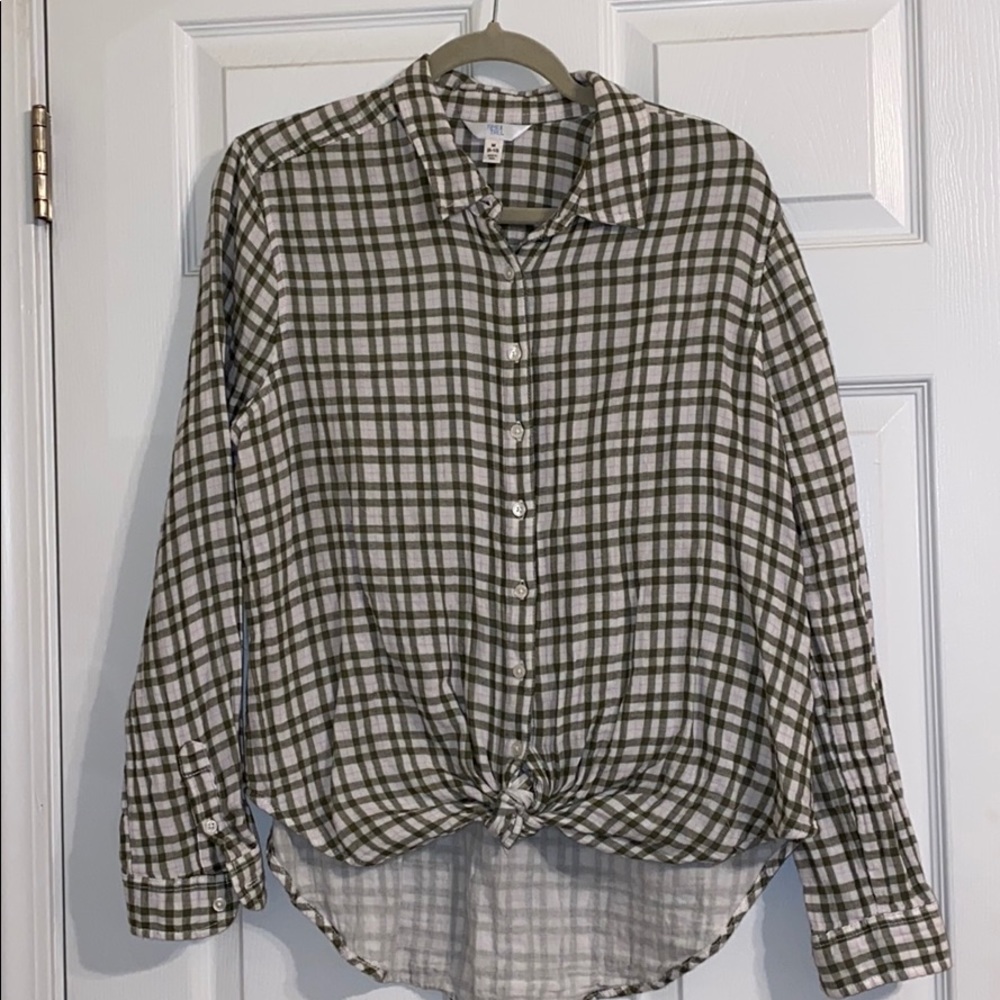 Long sleeve plaid button up